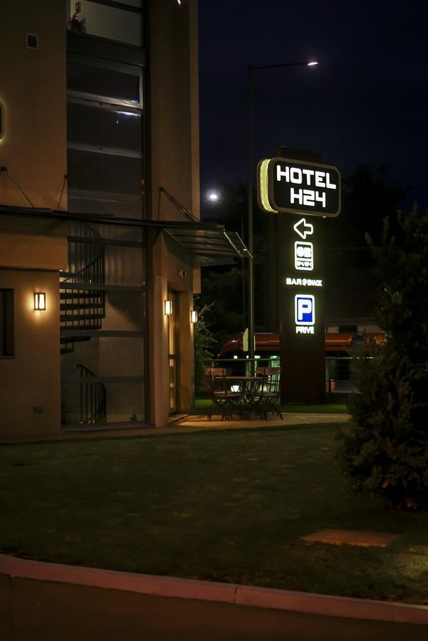 H24 Hotel เลอม็องส์ ภายนอก รูปภาพ